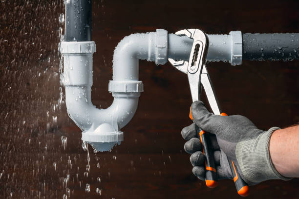 Professional Plumbing technician working in Kemp, TX